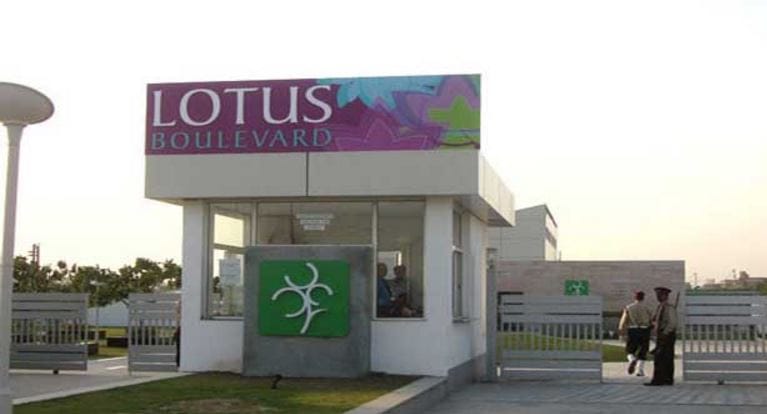 Lotus Boulevard